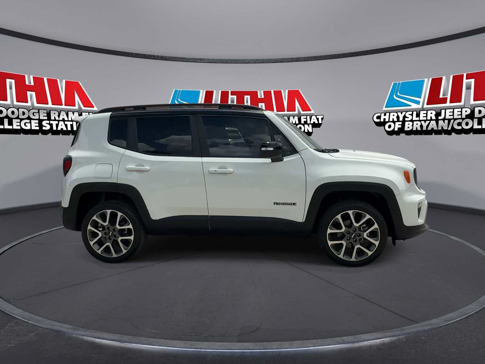 Used 2022 Jeep Renegade Limited w/ Sun, Sound & Wheels Group AWD/4WD image 9