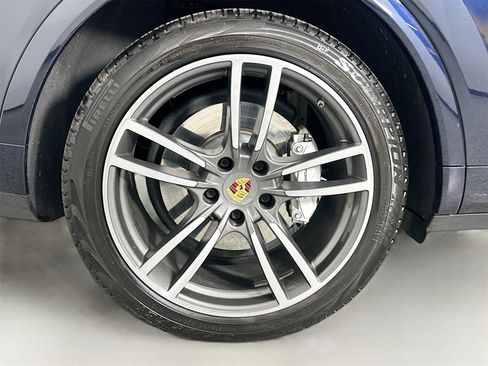 Certified 2022 Porsche Cayenne Turbo image 13