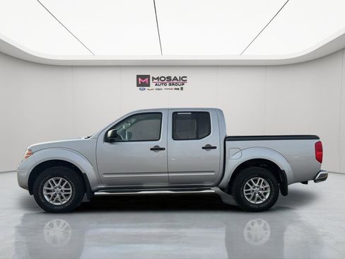 Used 2019 Nissan Frontier SV w/ Value Truck Package image 6