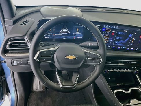 Used 2026 Chevrolet Traverse LT FWD image 11