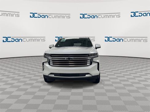 Used 2024 Chevrolet Suburban High Country w/ Advanced Technology Package image 3