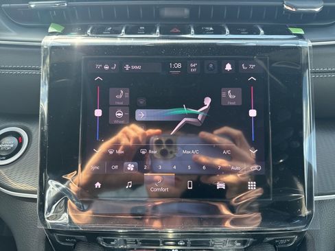 New 2025 Jeep Grand Cherokee Altitude image 36