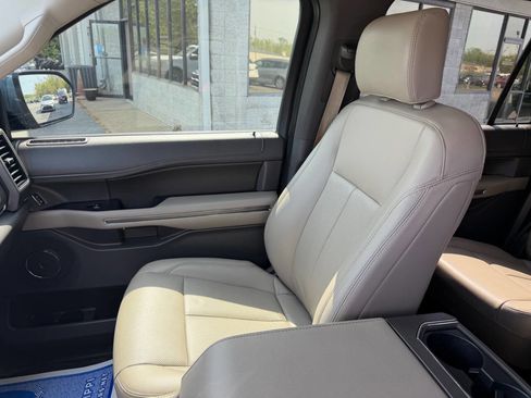 Used 2019 Ford Expedition Max XLT w/ Equipment Group 202A RWD image 21