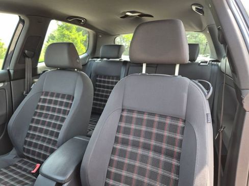 Used 2009 Volkswagen GTI 2-Door FWD image 15