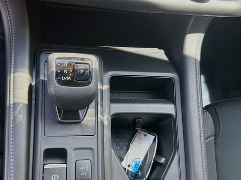 Used 2024 Nissan Pathfinder S FWD image 16
