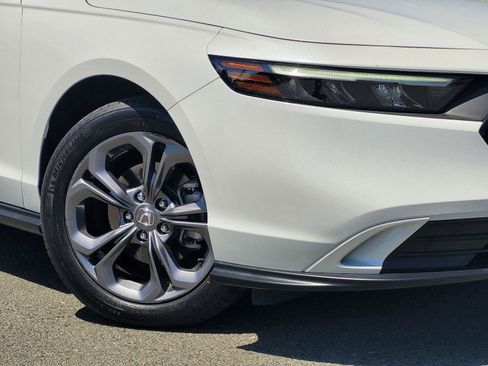 Used 2023 Honda Accord EX image 11