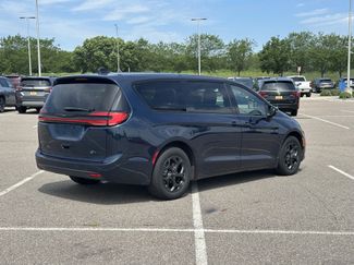 Used 2023 Chrysler Pacifica Touring-L w/ S Appearance Package FWD video 2