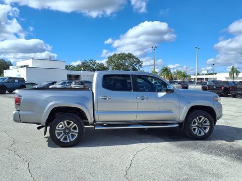 Used 2019 Toyota Tacoma Limited image 8