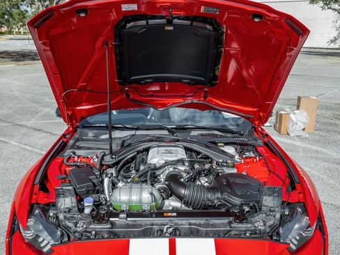 Used 2021 Ford Mustang Shelby GT500 w/ Carbon Fiber Track Pack image 8