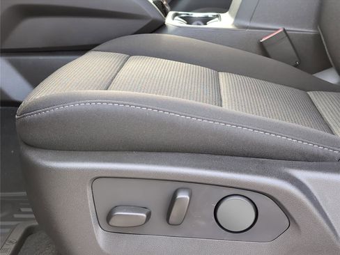 New 2025 GMC Canyon Elevation w/ Convenience Package image 10