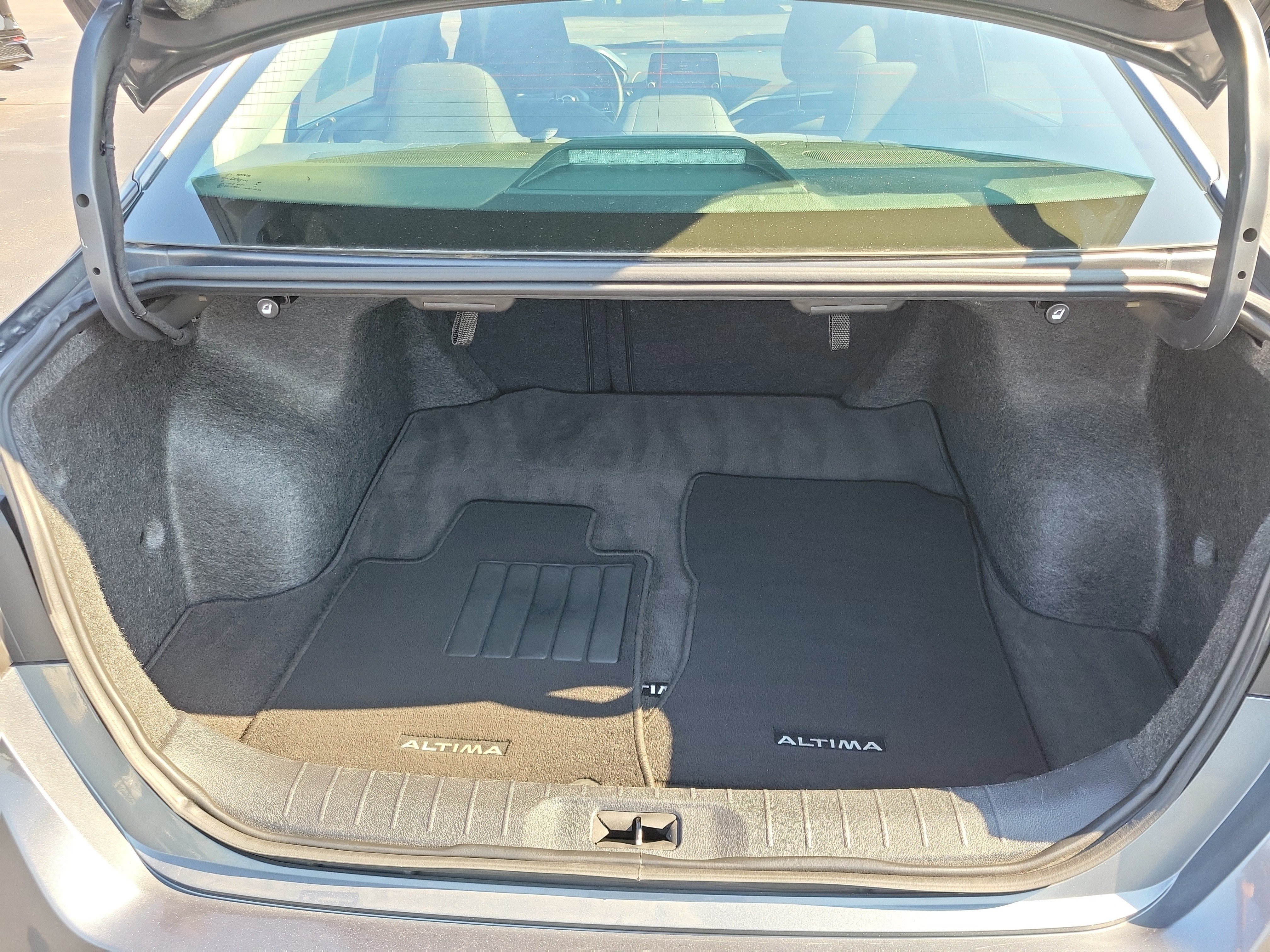 Certified 2025 Nissan Altima 2.5 SV FWD image 8