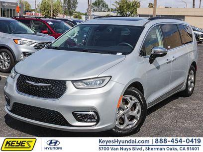 Used 2023 Chrysler Pacifica Limited