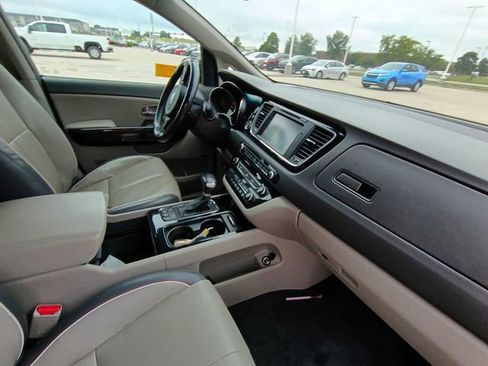 Used 2017 Kia Sedona SX FWD image 10
