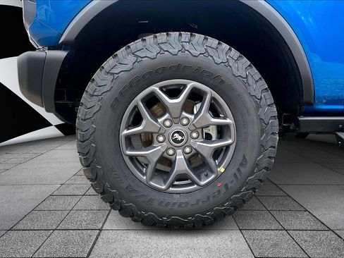 New 2025 Ford Bronco Badlands image 12