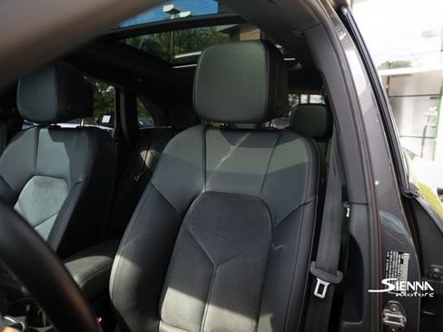 Used 2018 Porsche Macan image 24