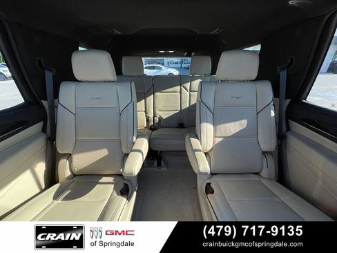 Used 2023 Cadillac Escalade Premium Luxury AWD/4WD image 29