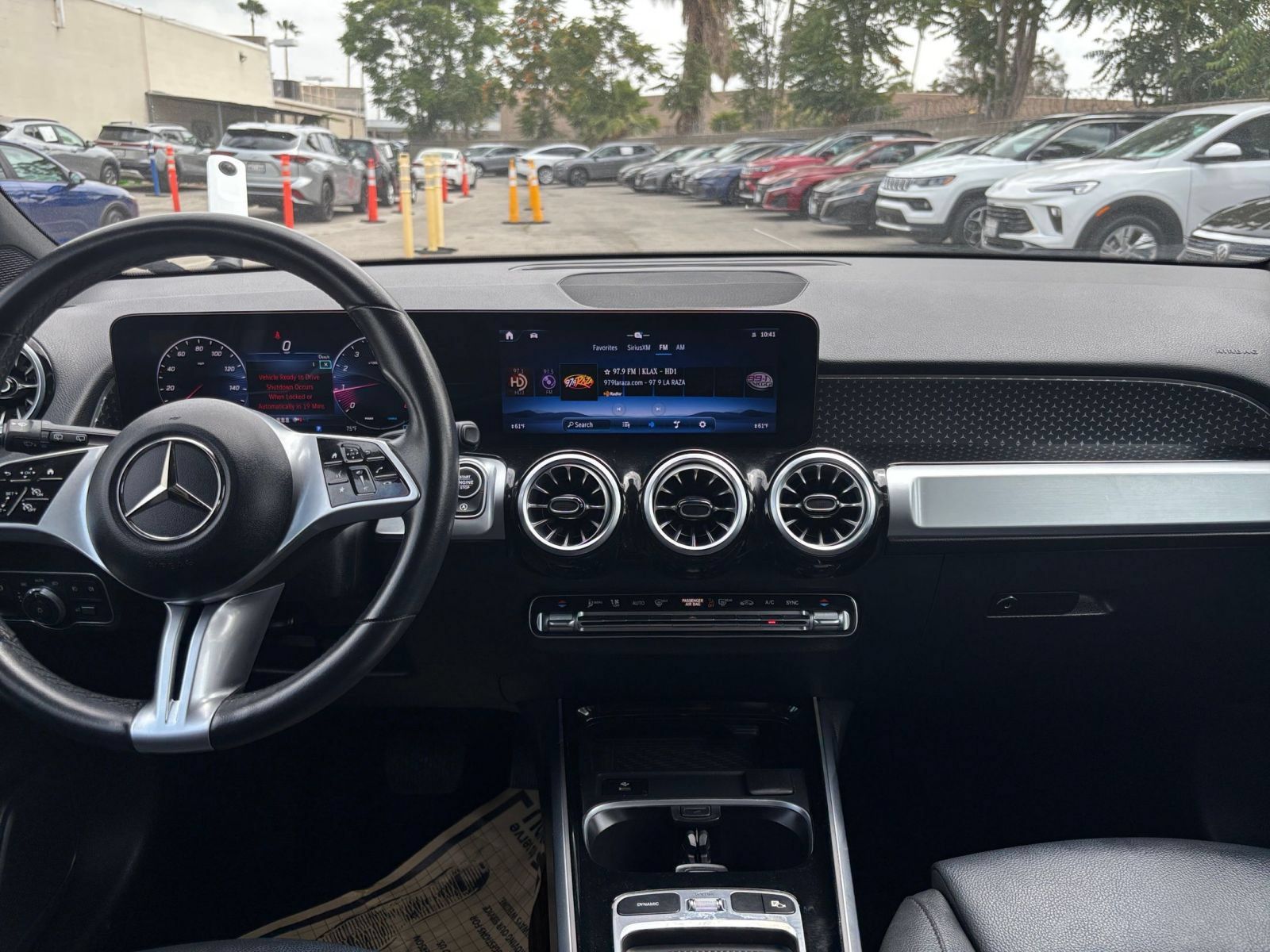 Used 2025 Mercedes-Benz GLB 250 4MATIC image 34