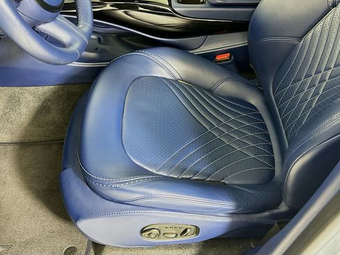 Used 2021 Aston Martin DBX image 17