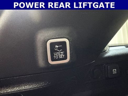 Used 2025 Jeep Grand Cherokee Altitude AWD/4WD image 30