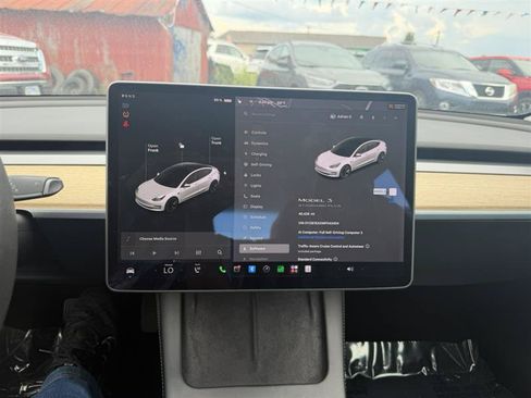 Used 2021 Tesla Model 3 Standard Range Plus RWD image 19