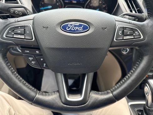 Used 2019 Ford Escape Titanium AWD/4WD image 13