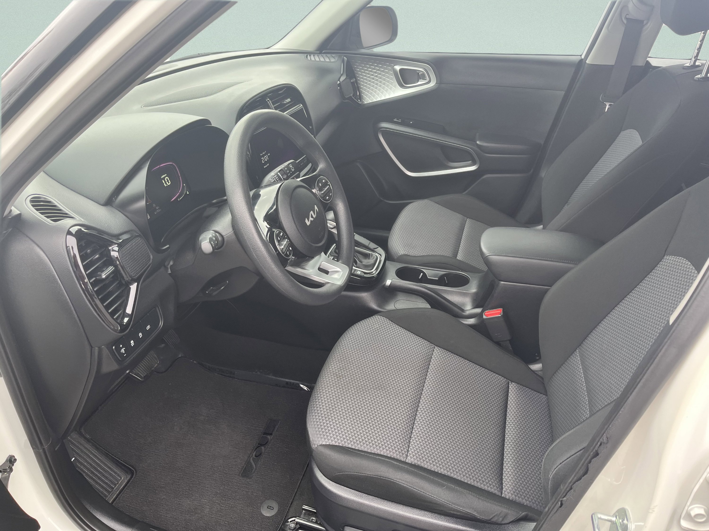 Used 2023 Kia Soul S FWD image 12