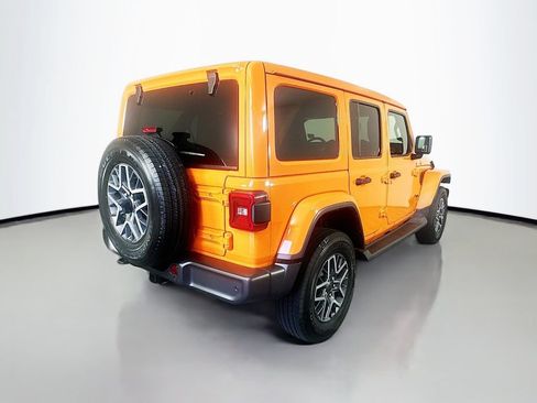 Used 2025 Jeep Wrangler Unlimited Sahara AWD/4WD image 5