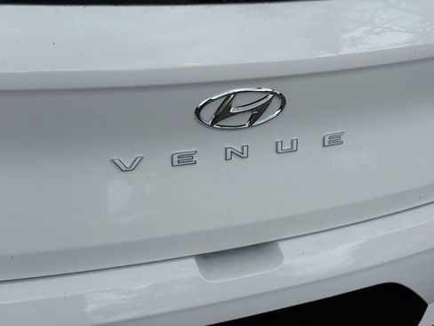 New 2026 Hyundai Venue SEL image 11