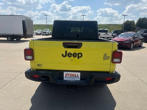 Used 2023 Jeep Gladiator Sport AWD/4WD image 4