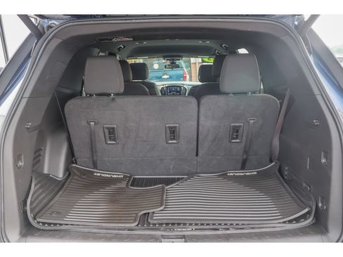 Used 2023 Chevrolet Traverse LT AWD/4WD image 32