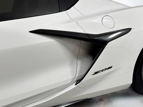 Used 2023 Chevrolet Corvette Z06 w/ Stealth Interior Trim Package RWD image 12