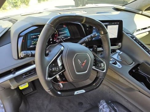 Used 2025 Chevrolet Corvette Z06 image 2