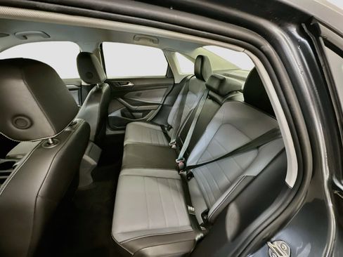 Used 2025 Volkswagen Jetta SE FWD image 29