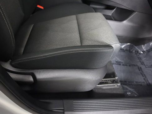 Used 2024 Nissan Rogue SV image 30