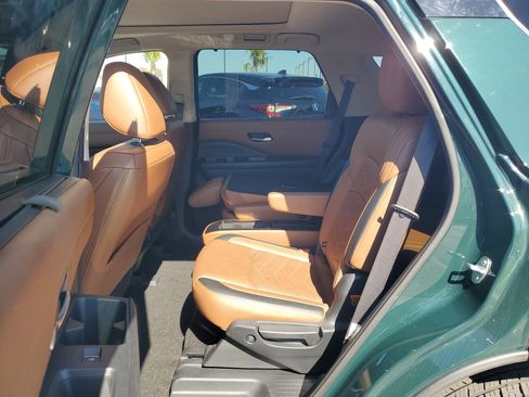 Certified 2023 Nissan Pathfinder Platinum w/ Lighting Package (N93) image 15