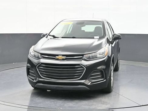 Used 2017 Chevrolet Trax LS FWD image 2