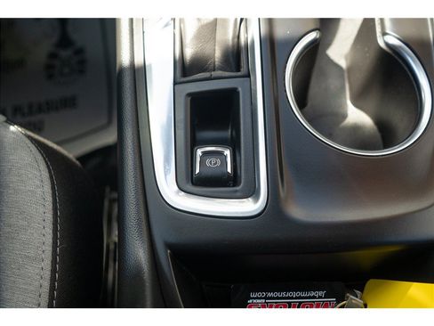 Used 2024 Chevrolet Equinox LT FWD image 15