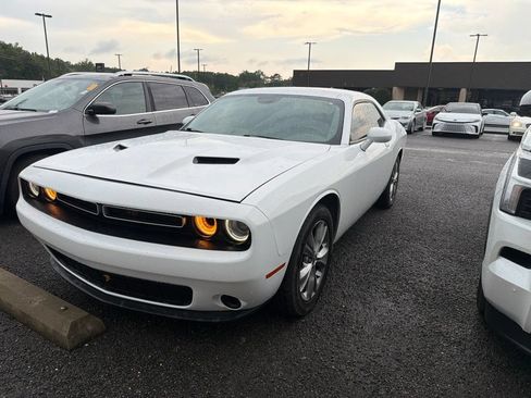 Used 2021 Dodge Challenger SXT AWD/4WD image 1