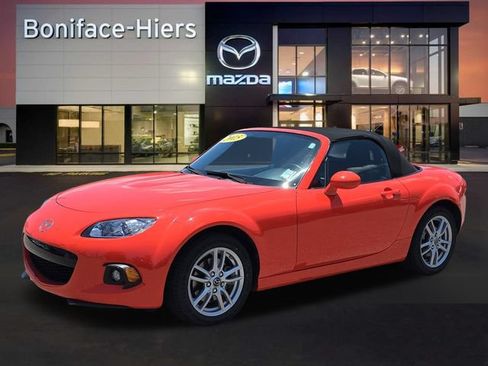 Used 2015 MAZDA MX-5 Miata Sport RWD image 2