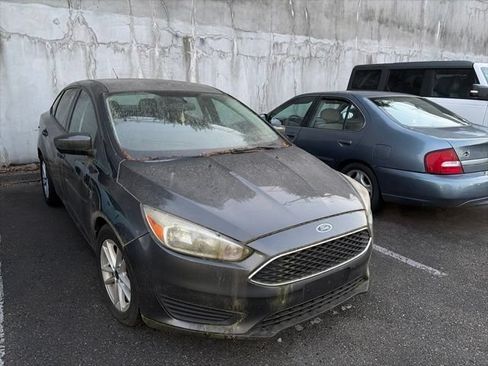 Used 2014 Ford Focus SE FWD image 5
