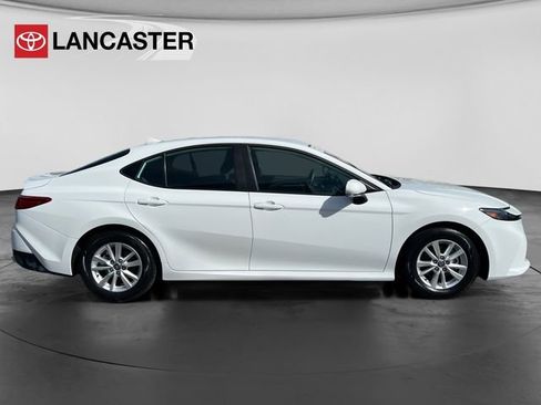 Used 2025 Toyota Camry LE image 8
