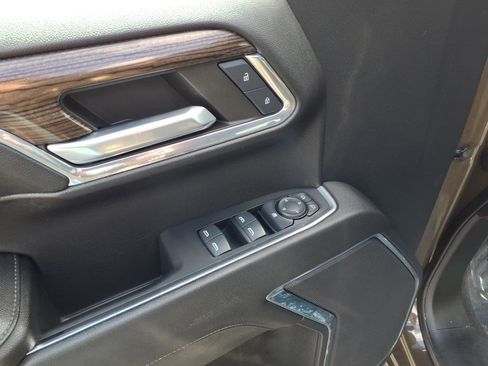 Used 2023 Chevrolet Silverado 1500 LT AWD/4WD image 17