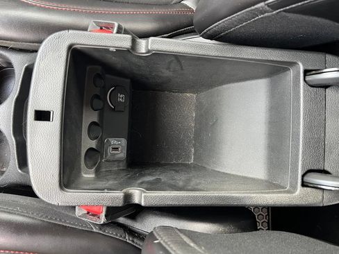 Used 2019 Jeep Cherokee Trailhawk w/ Cold Weather Group AWD/4WD image 30