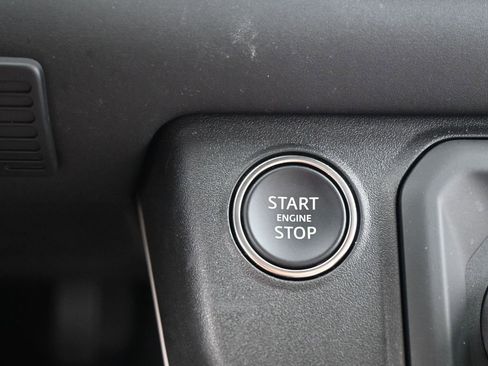 Used 2025 Land Rover Defender 110 S image 41