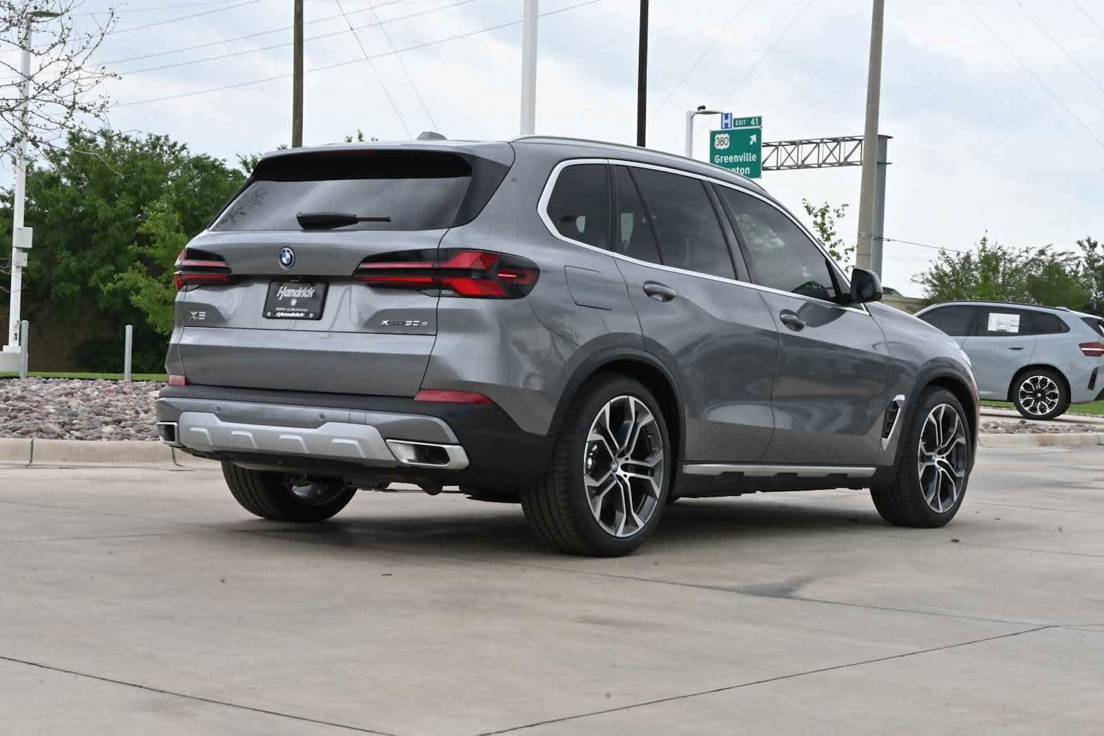 Used 2026 BMW X5 xDrive50e w/ Executive Package AWD/4WD image 8