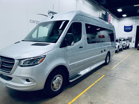 Used 2020 Mercedes-Benz Sprinter 3500 image 14