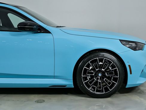 Used 2026 BMW M5 Touring w/ Executive Package image 15