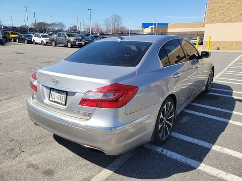 Used 2012 Hyundai Genesis 5.0 R-Spec image 3