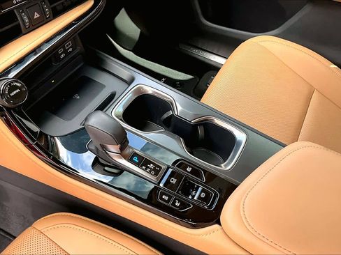 Used 2023 Lexus NX 350h AWD image 17