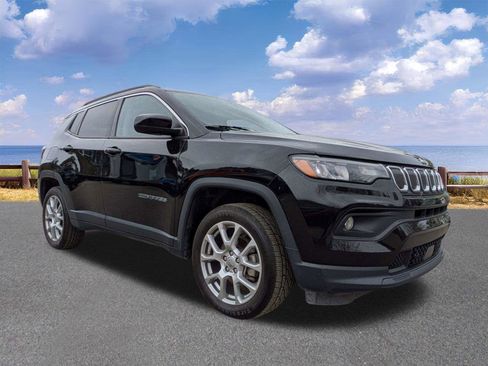 Certified 2022 Jeep Compass Latitude image 10